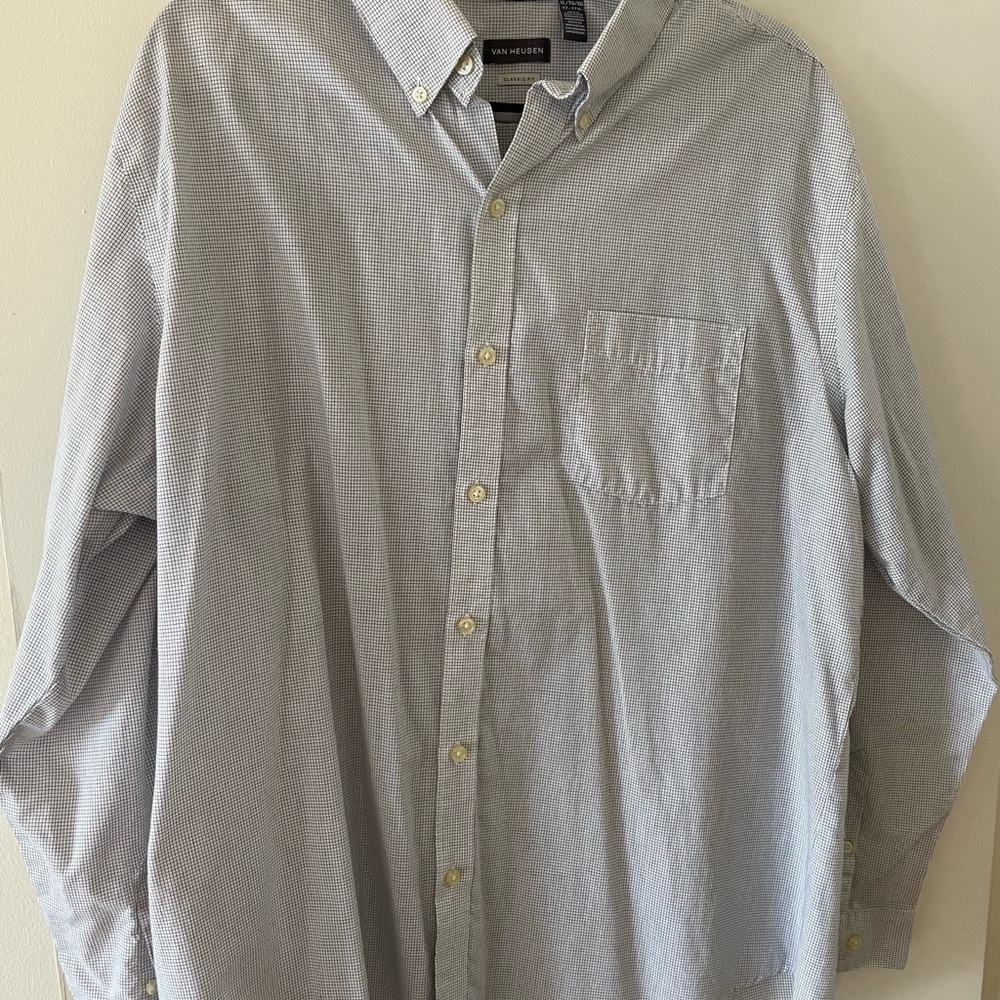 Van Heusen Men's Gray Button-Down Shirt
